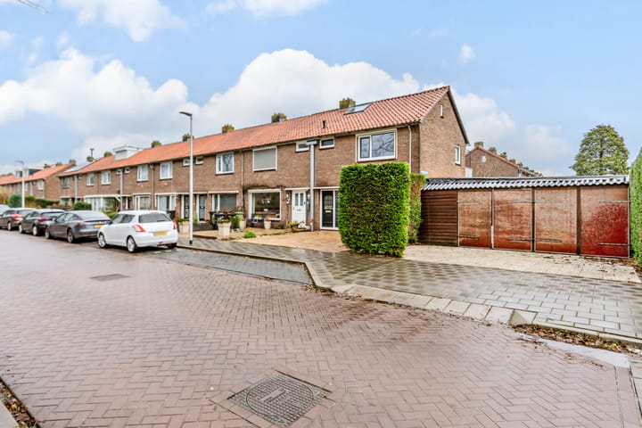 Foto 2 van Tutein Noltheniusplein 2