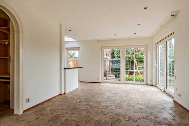 Foto 9 van Tutein Noltheniusplein 2