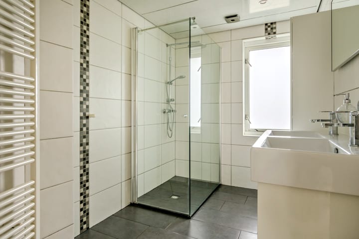 Foto 21 van Tutein Noltheniusplein 2