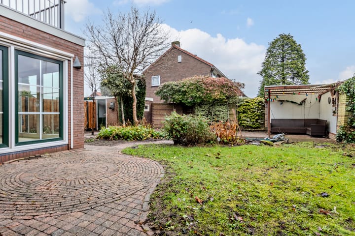 Foto 31 van Tutein Noltheniusplein 2