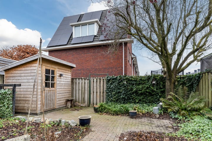 Foto 36 van Marga Klompélaan 31