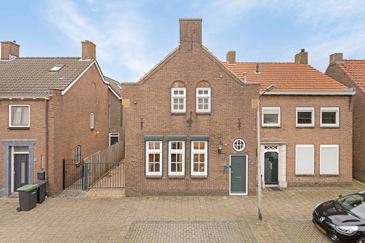 View photo 5 of Sint Leonardusstraat 9