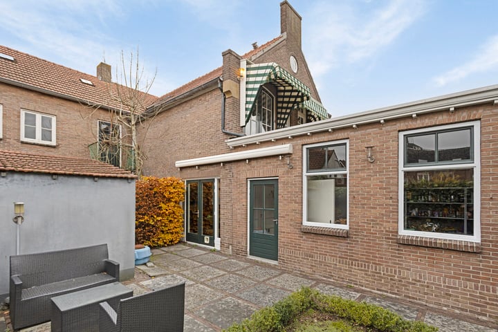 View photo 33 of Sint Leonardusstraat 9