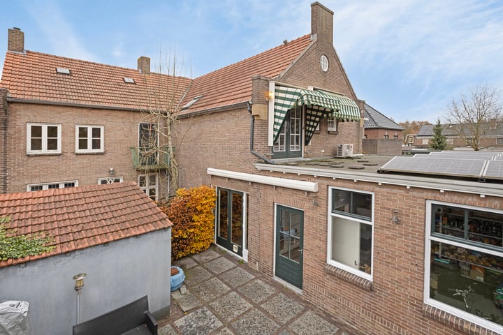 View photo 34 of Sint Leonardusstraat 9