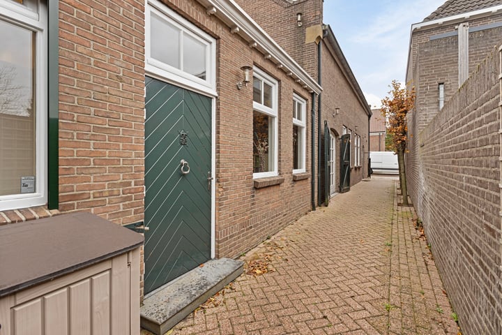 View photo 46 of Sint Leonardusstraat 9