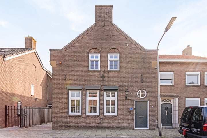 View photo 63 of Sint Leonardusstraat 9