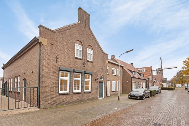 View photo 64 of Sint Leonardusstraat 9