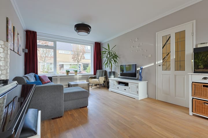 Photo 6 of Burgemeester Verstegenstraat 17