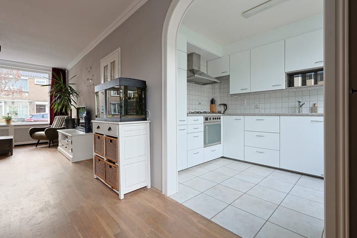 Photo 10 of Burgemeester Verstegenstraat 17