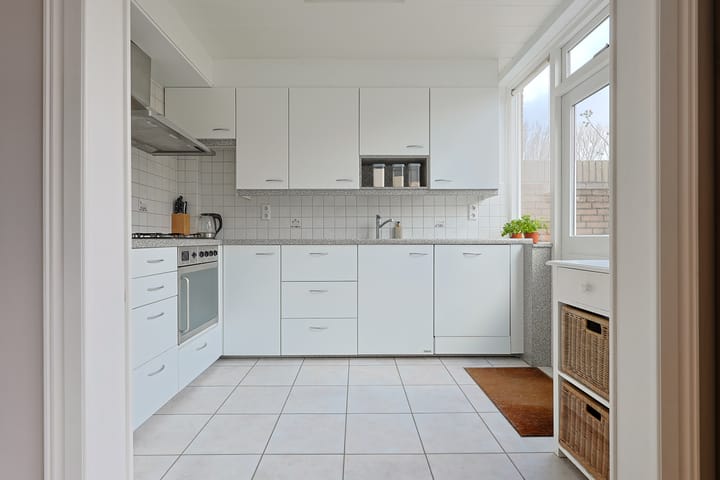 Photo 11 of Burgemeester Verstegenstraat 17