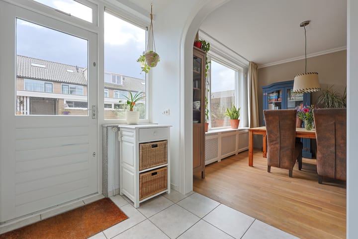 Photo 12 of Burgemeester Verstegenstraat 17