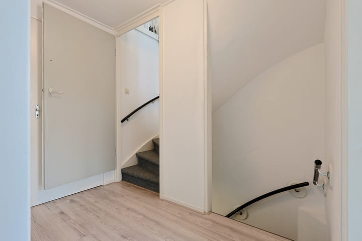 Photo 16 of Burgemeester Verstegenstraat 17