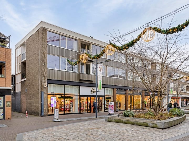 Foto 2 van Aambeeld 4