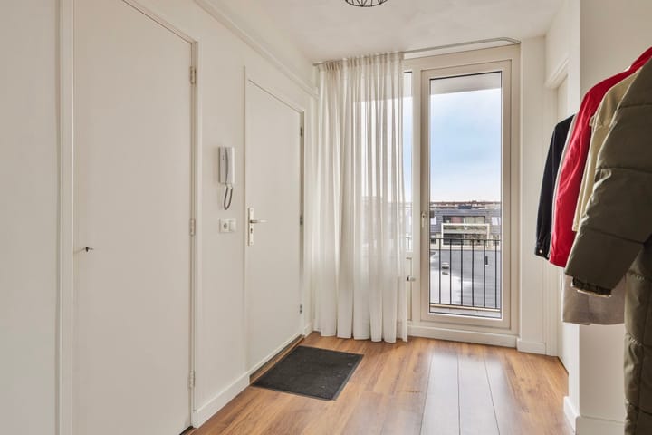 Foto 6 van Aambeeld 4