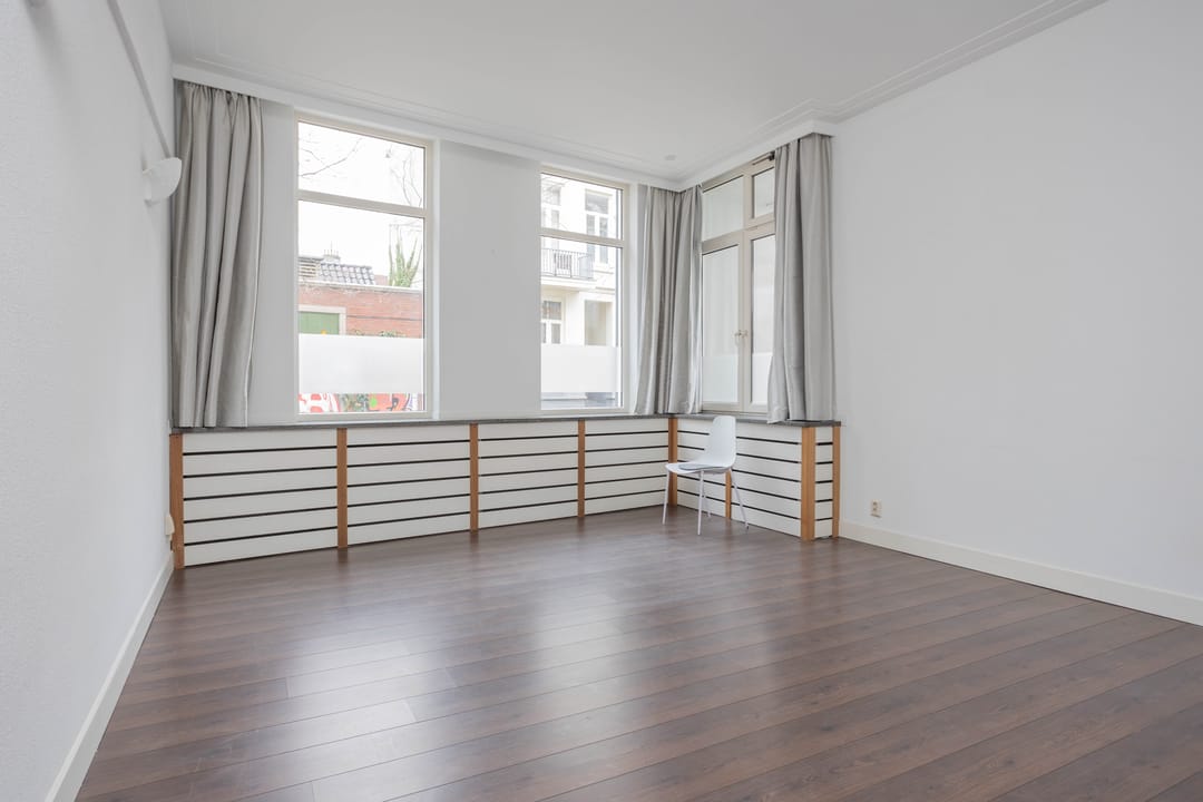 Photo 7 of Emmastraat 4-1