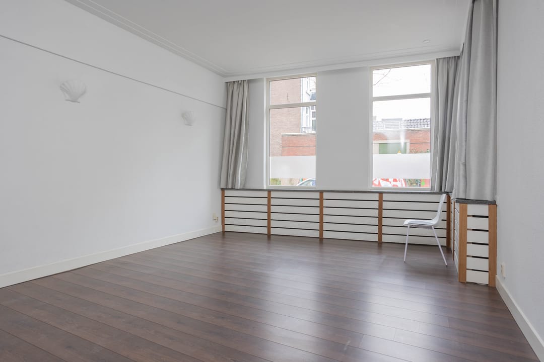 Photo 8 of Emmastraat 4-1