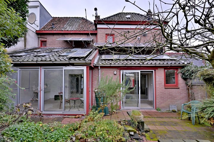 Bekijk foto 31 van Badhuisstraat 12