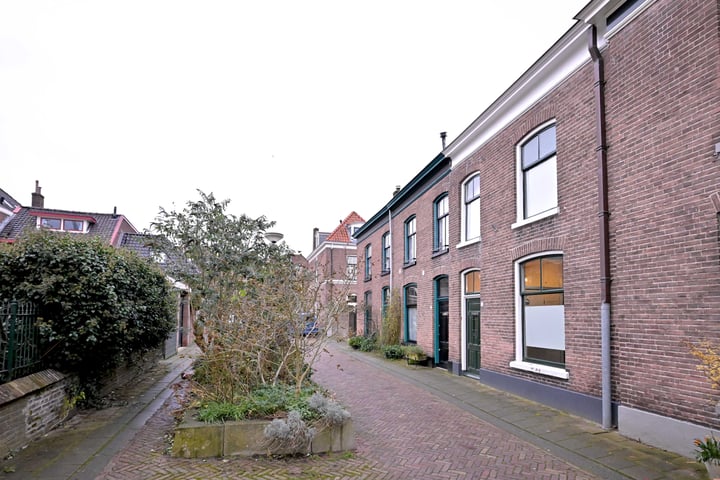 Bekijk foto 37 van Badhuisstraat 12