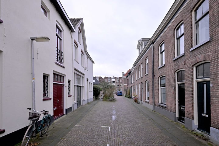 Bekijk foto 38 van Badhuisstraat 12