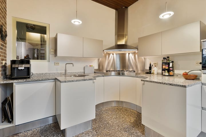 Photo 12 of Oude Koningstraat 8-B