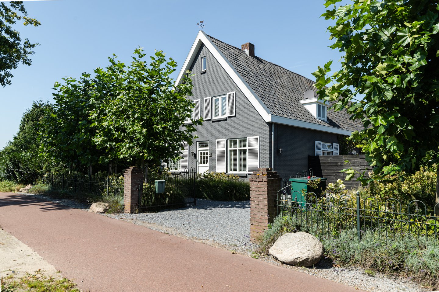 View photo 2 of van Heemstraweg 16