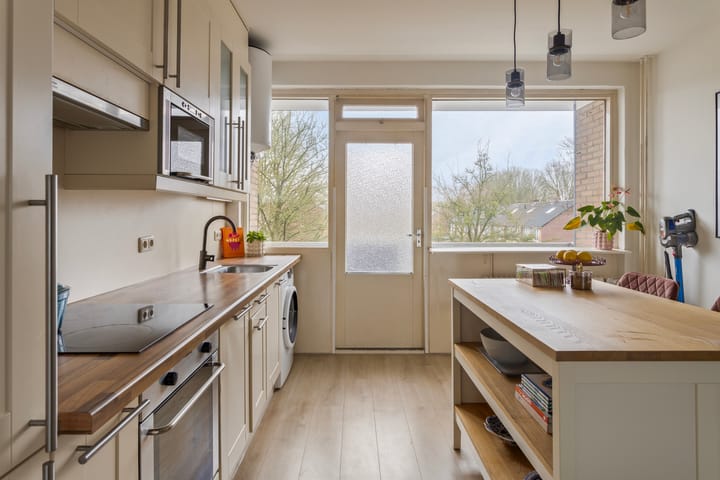 Photo 17 of Staringstraat 276