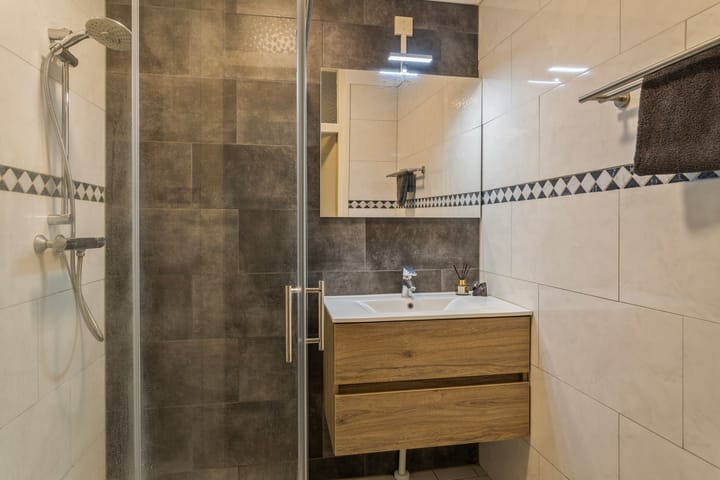 Photo 23 of Staringstraat 276