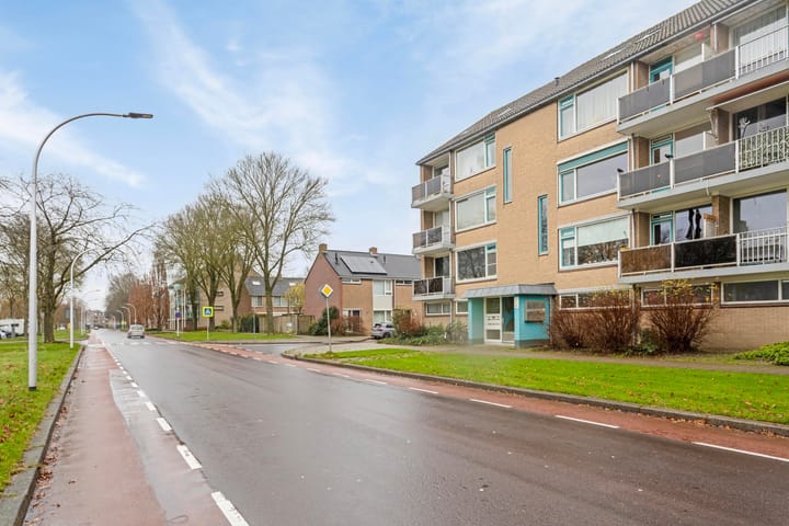 Photo 28 of Staringstraat 276