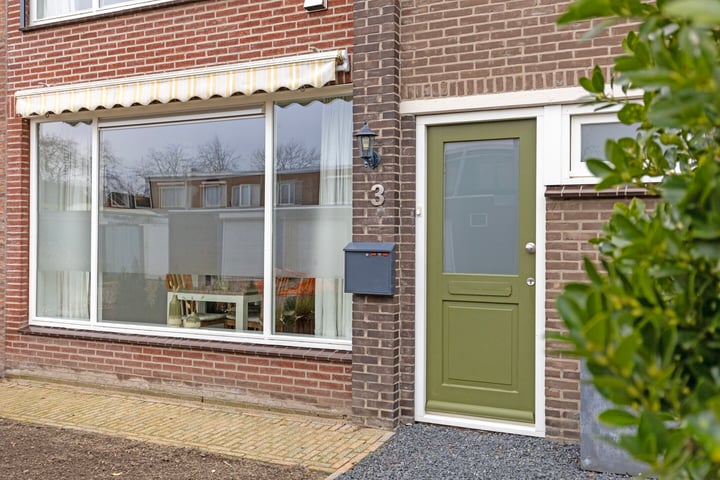 View photo 3 of Bremstraat 3