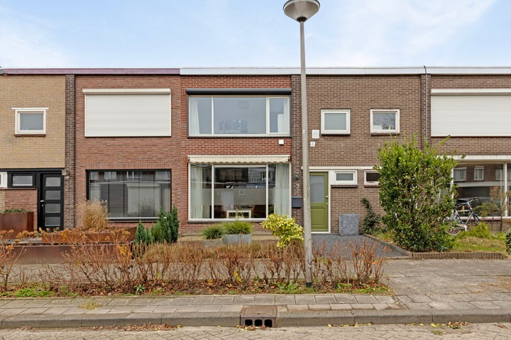 View photo 40 of Bremstraat 3