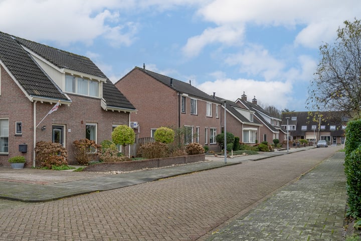 View photo 6 of Dijkschrijversland 10