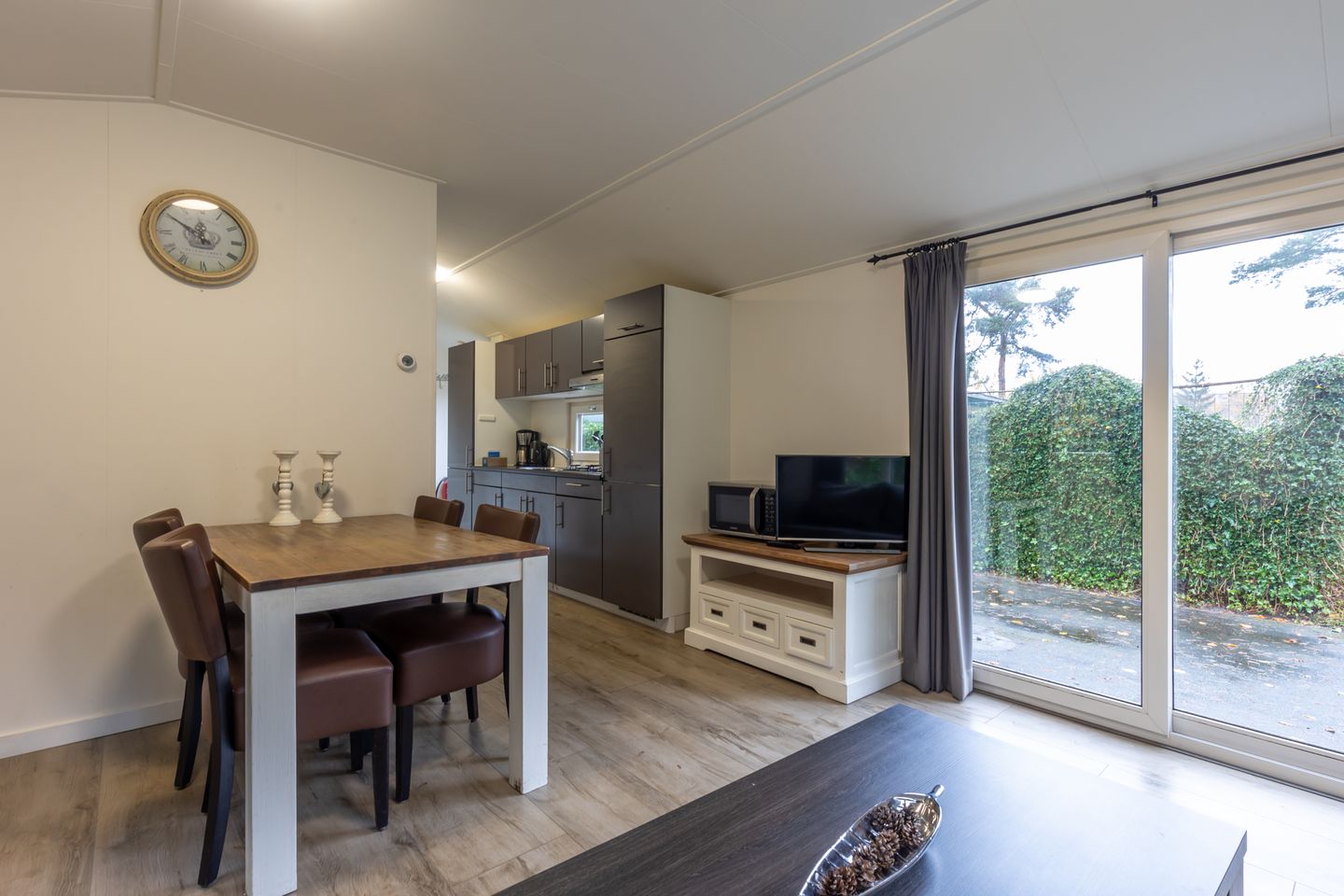 Foto 10 van Akerstraat 153-73