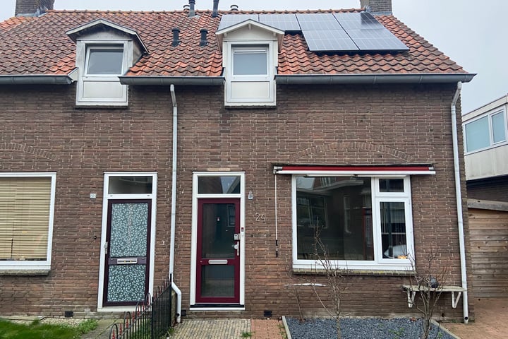 View photo 2 of Bakkerstraat 24