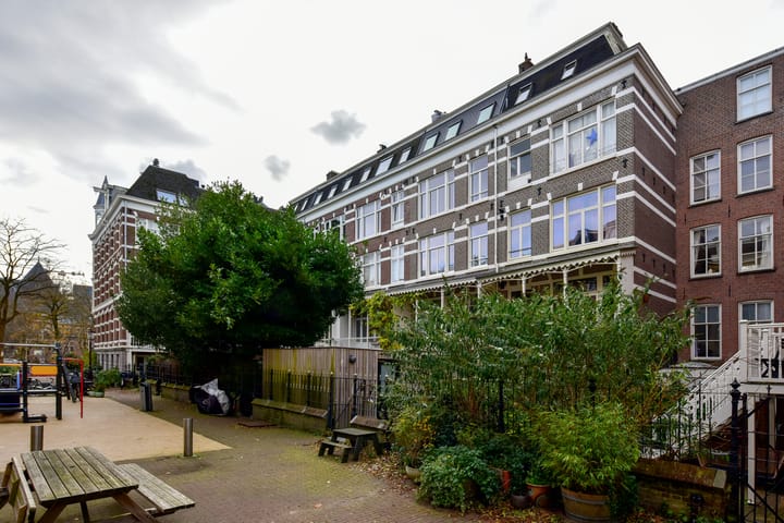 Foto 23 van Alexanderplein 7-C