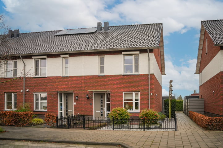 Overste J M Kolffstraat 12