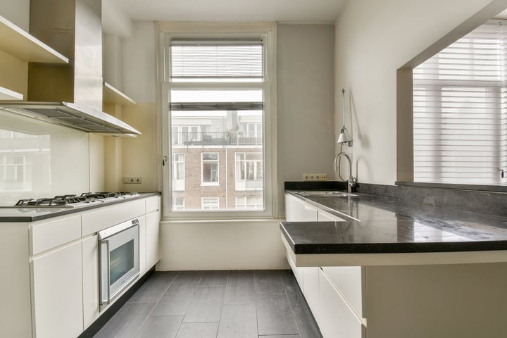 View photo 11 of Lomanstraat 72-3