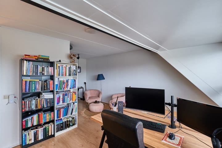 Foto 16 van Resedastraat 1-6