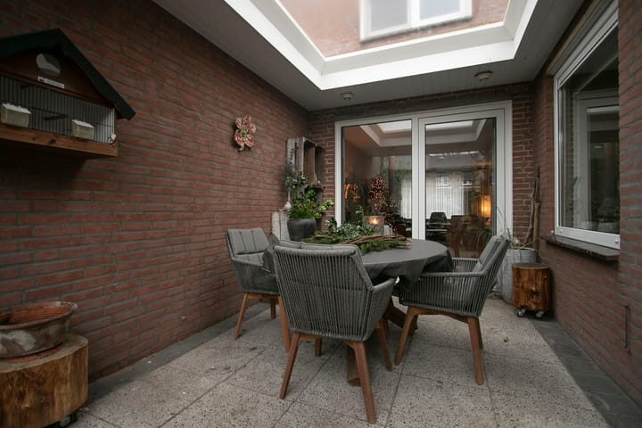 Foto 2 van Albertina Agnesstraat 6