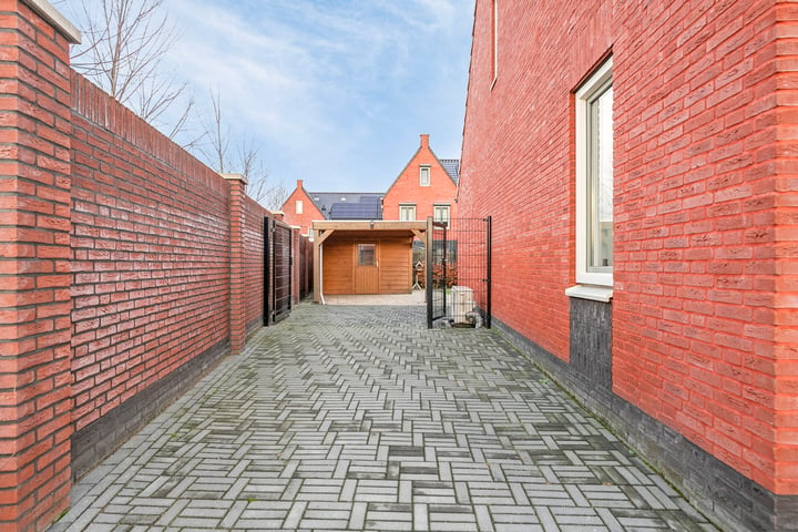 View photo 25 of Abraham van der Hulststraat 6