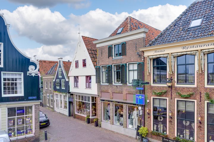 Foto 1 van Rechtestraat 110