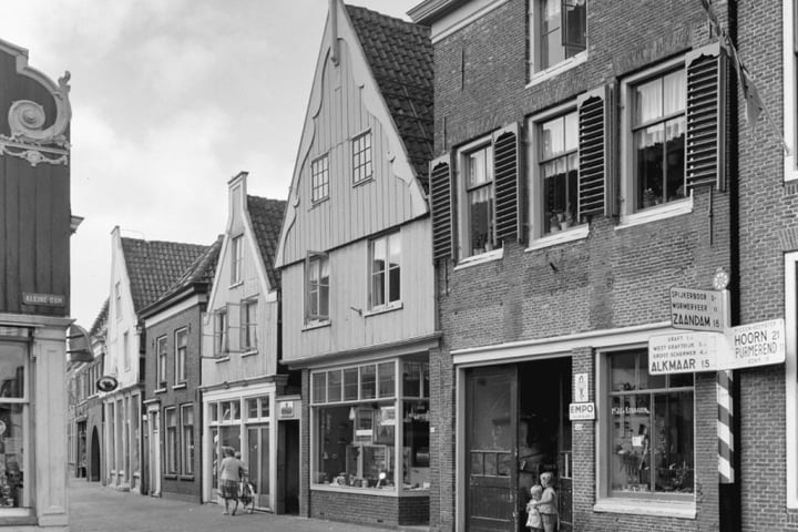 View photo 7 of Rechtestraat 110