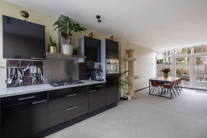 Foto 2 van Lucernehof 84