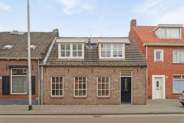 View photo 1 of Hoefstraat 138