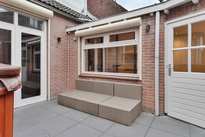 View photo 35 of Hoefstraat 138