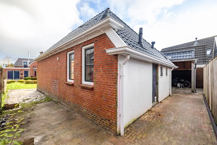 Foto 9 van Burg. Wiersumstraat 5