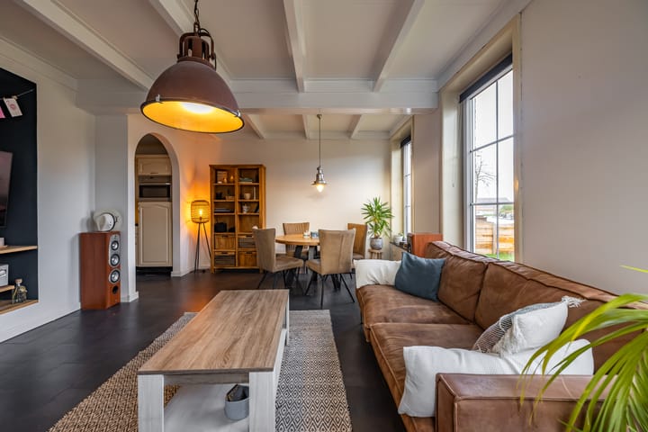 Foto 15 van Burg. Wiersumstraat 5