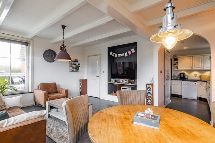 Foto 17 van Burg. Wiersumstraat 5