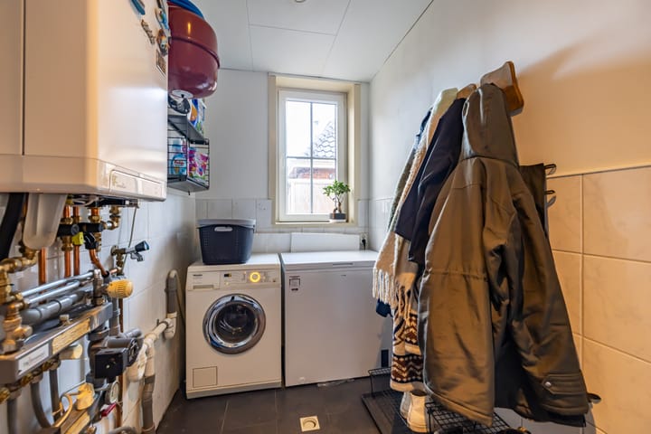 Foto 23 van Burg. Wiersumstraat 5