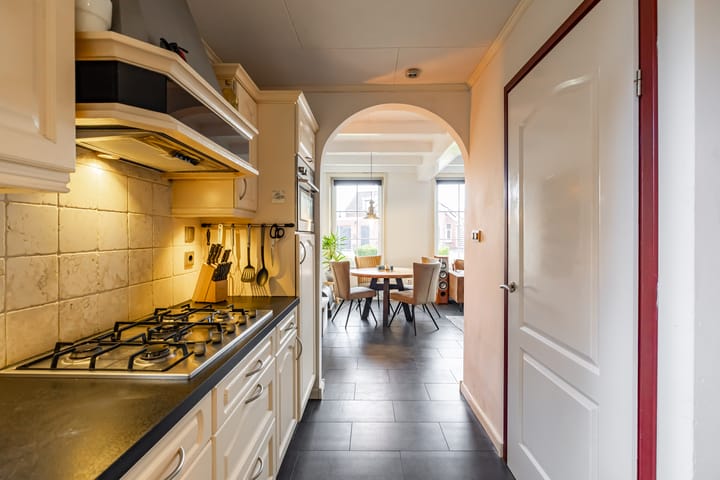 Foto 22 van Burg. Wiersumstraat 5