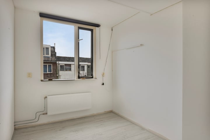 View photo 15 of Van Limburg Stirumstraat 7